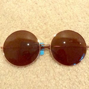Round sunglasses